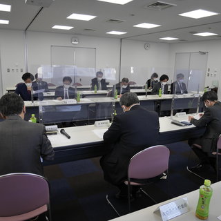 富山労働局へ７課題３６項目にわたる労働行政に対する要請書を手交