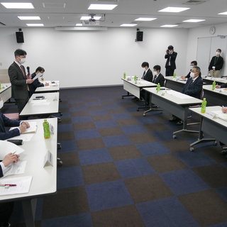 富山労働局へ１０課題２９項目にわたる労働行政に対する要請書を手交